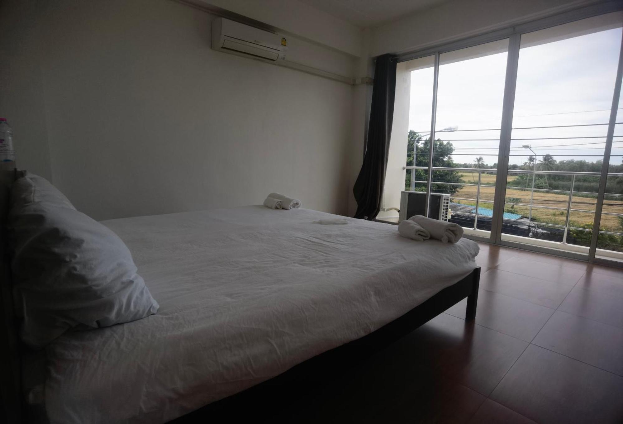 115 Townhouse Hotell Ban Khlong Krang Exteriör bild