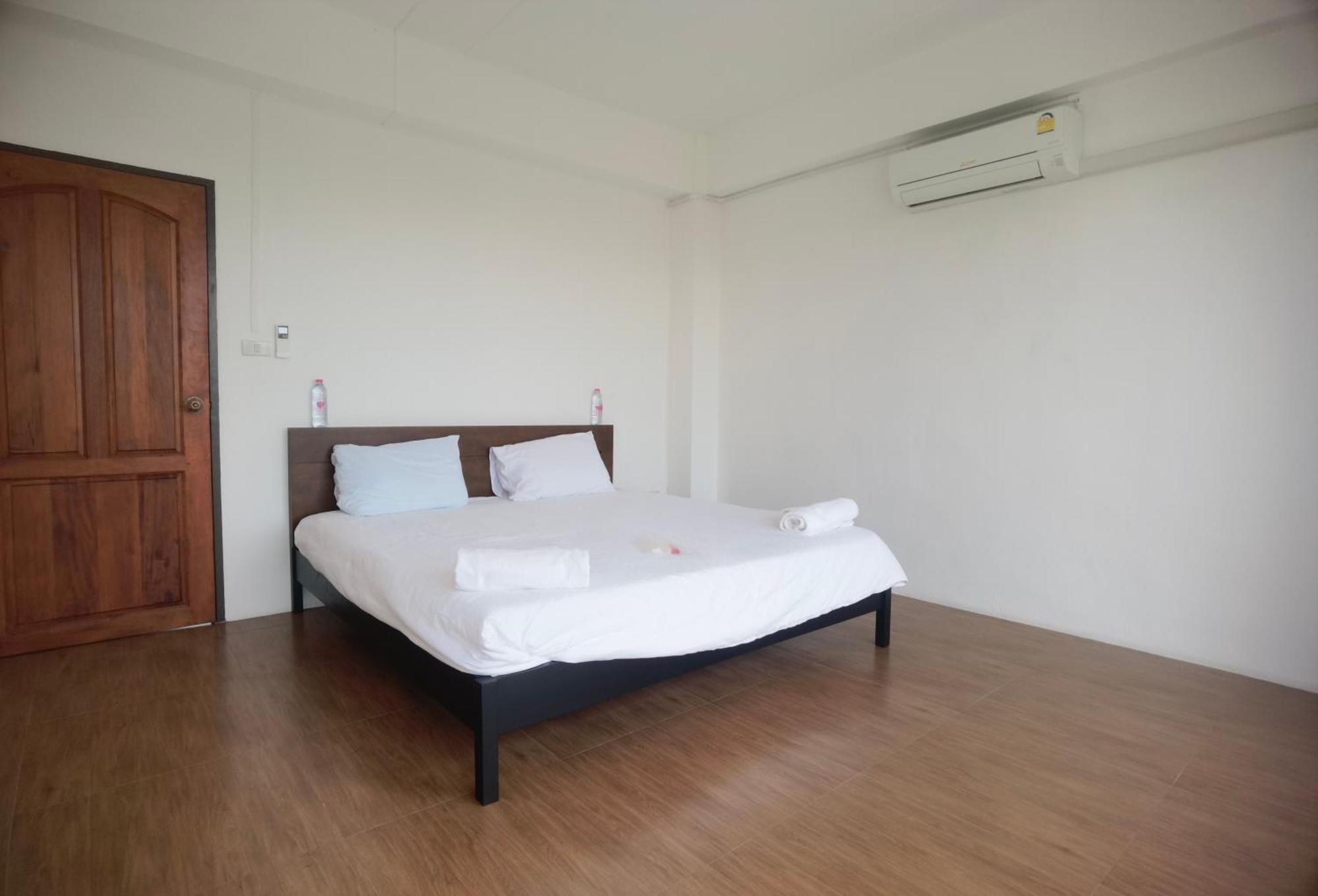 115 Townhouse Hotell Ban Khlong Krang Exteriör bild