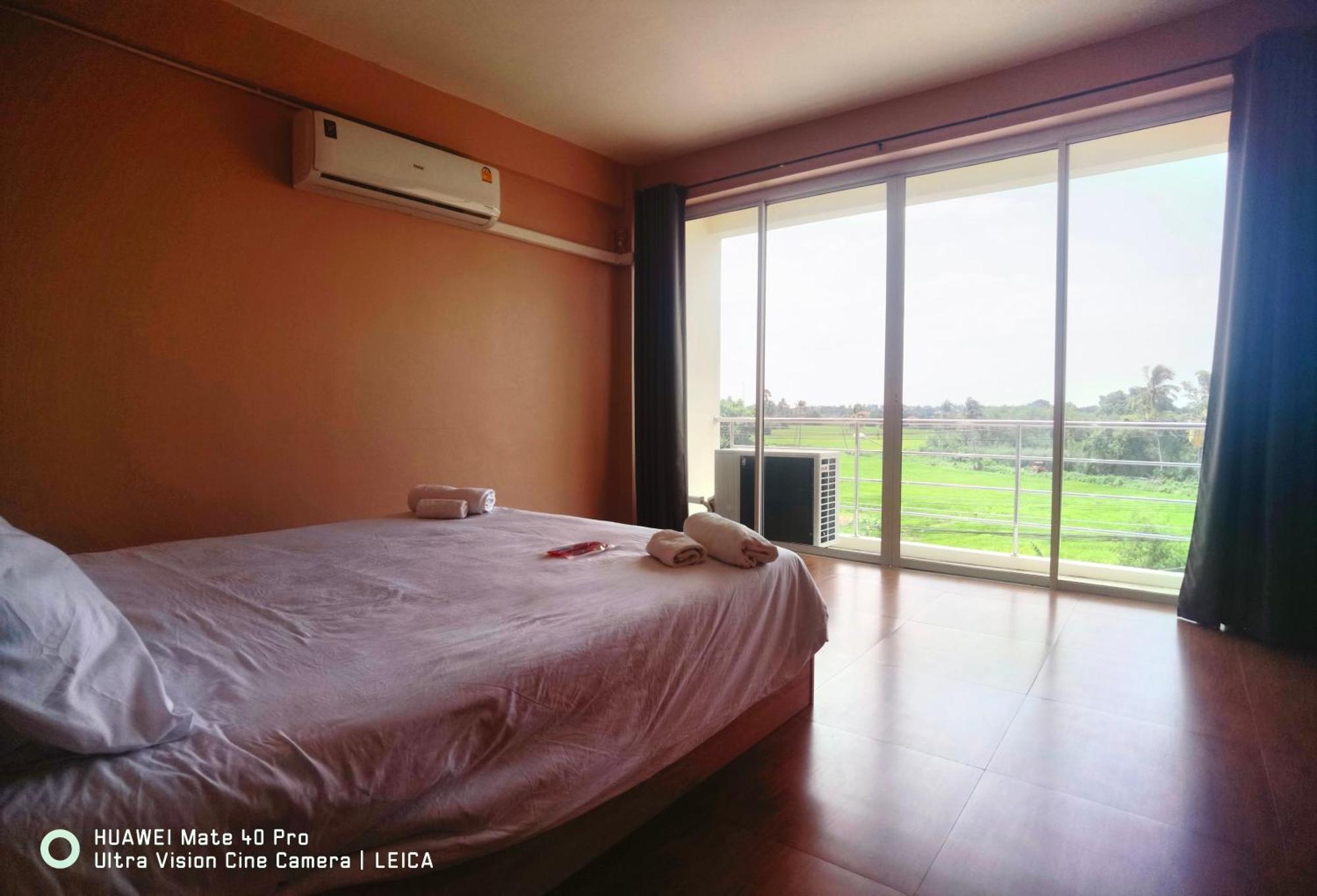 115 Townhouse Hotell Ban Khlong Krang Exteriör bild