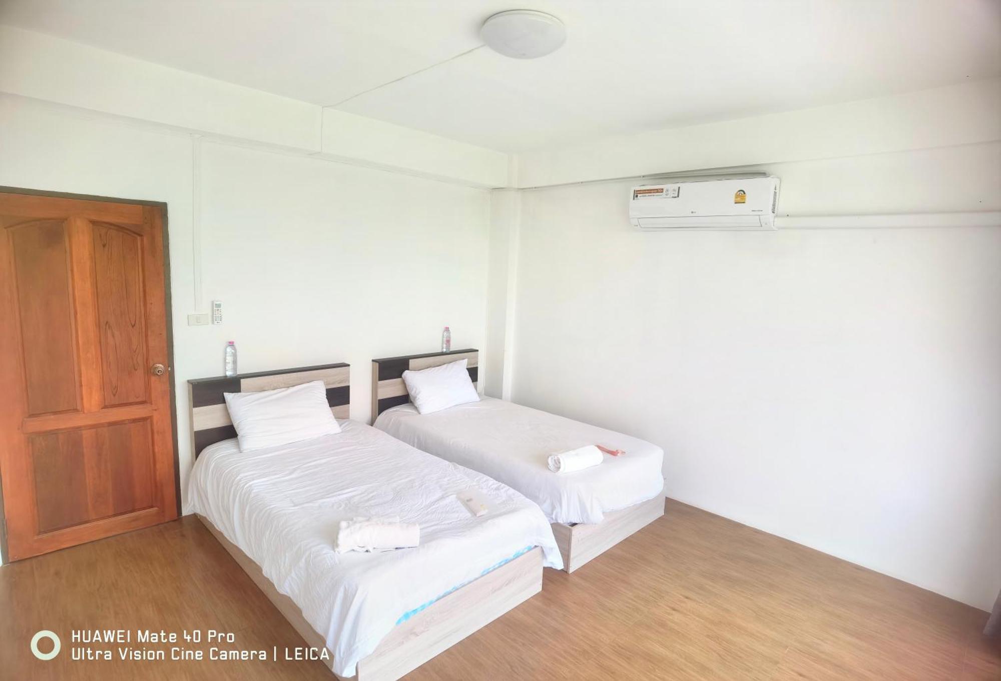 115 Townhouse Hotell Ban Khlong Krang Exteriör bild