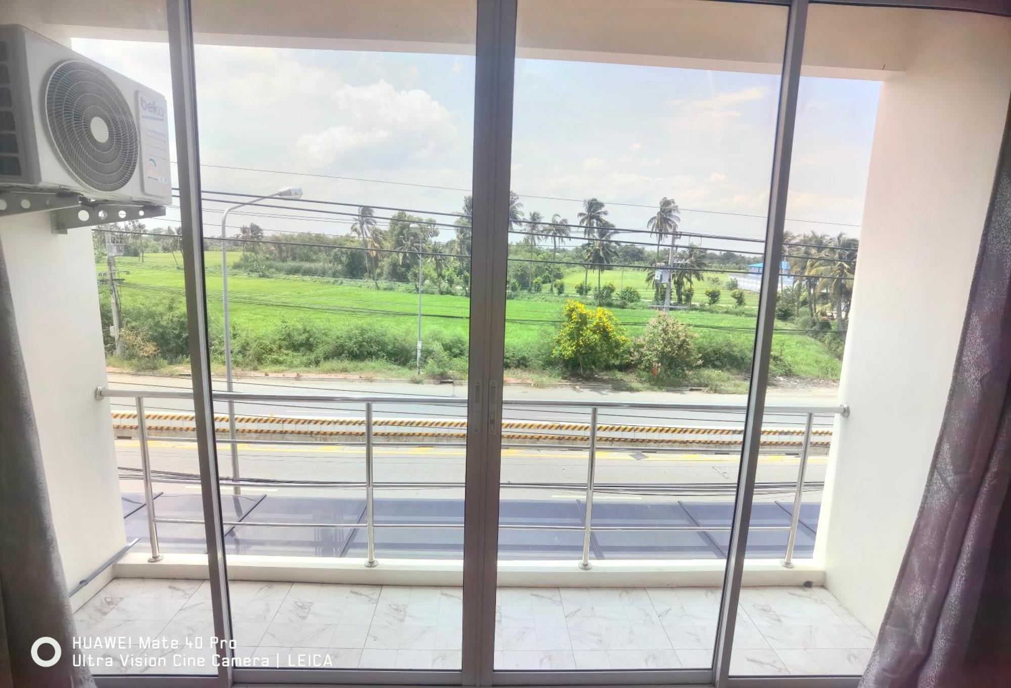 115 Townhouse Hotell Ban Khlong Krang Exteriör bild