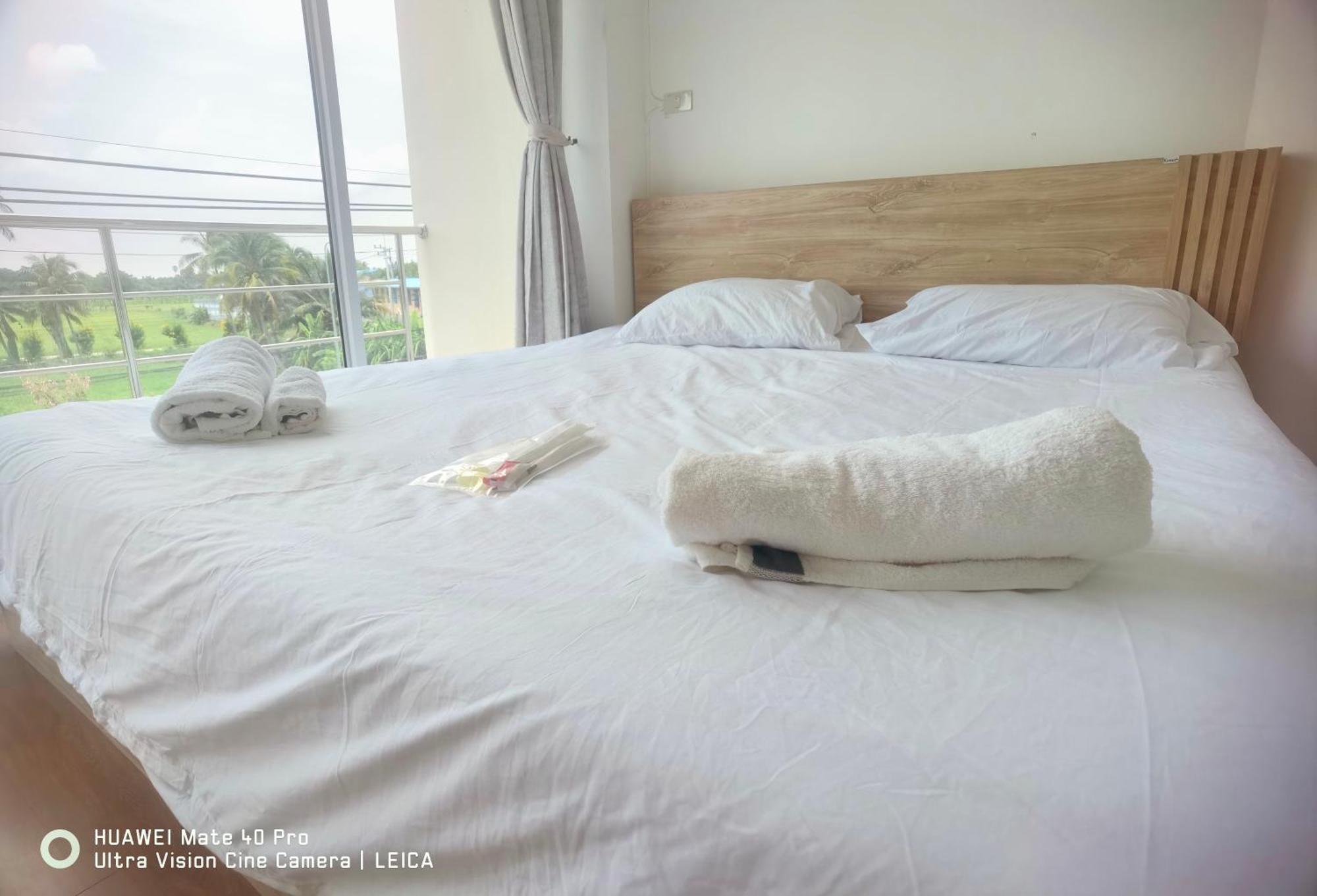 115 Townhouse Hotell Ban Khlong Krang Exteriör bild