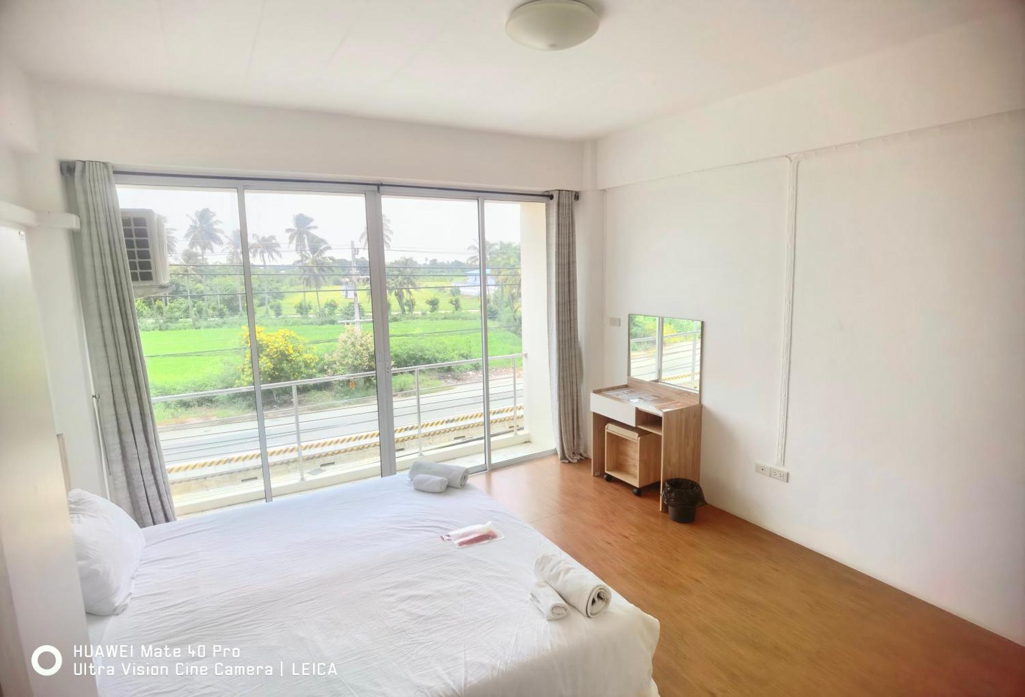 115 Townhouse Hotell Ban Khlong Krang Exteriör bild