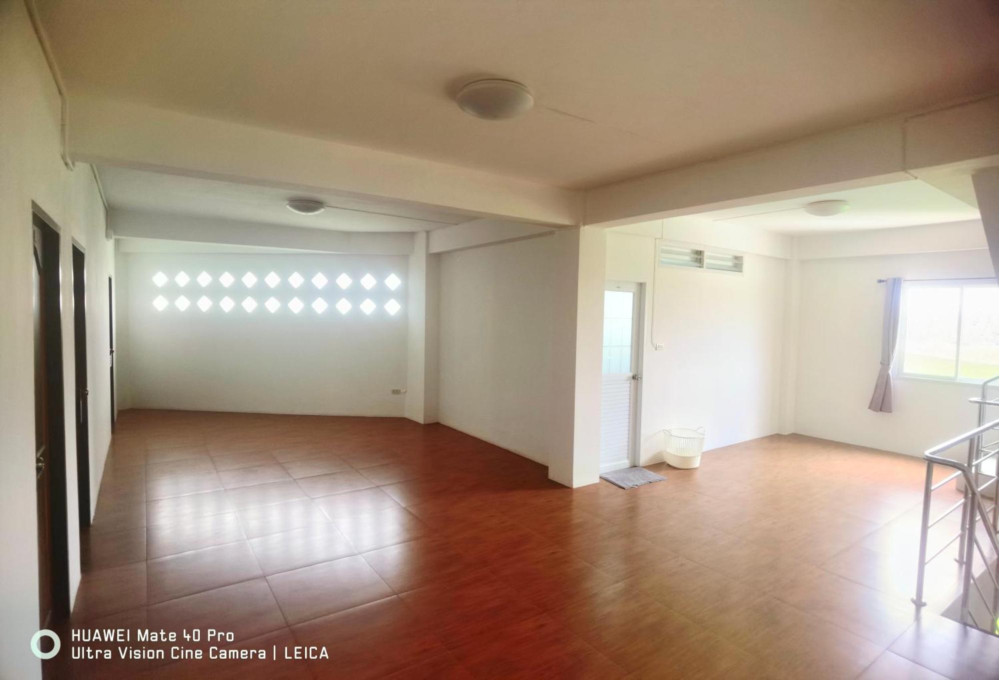 115 Townhouse Hotell Ban Khlong Krang Exteriör bild