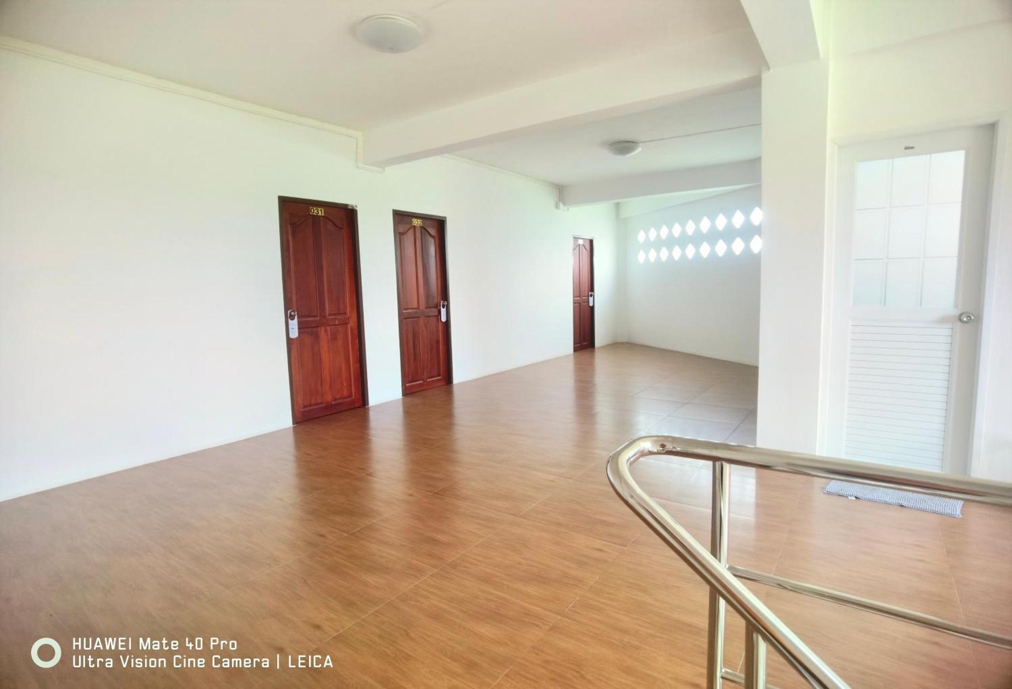 115 Townhouse Hotell Ban Khlong Krang Exteriör bild