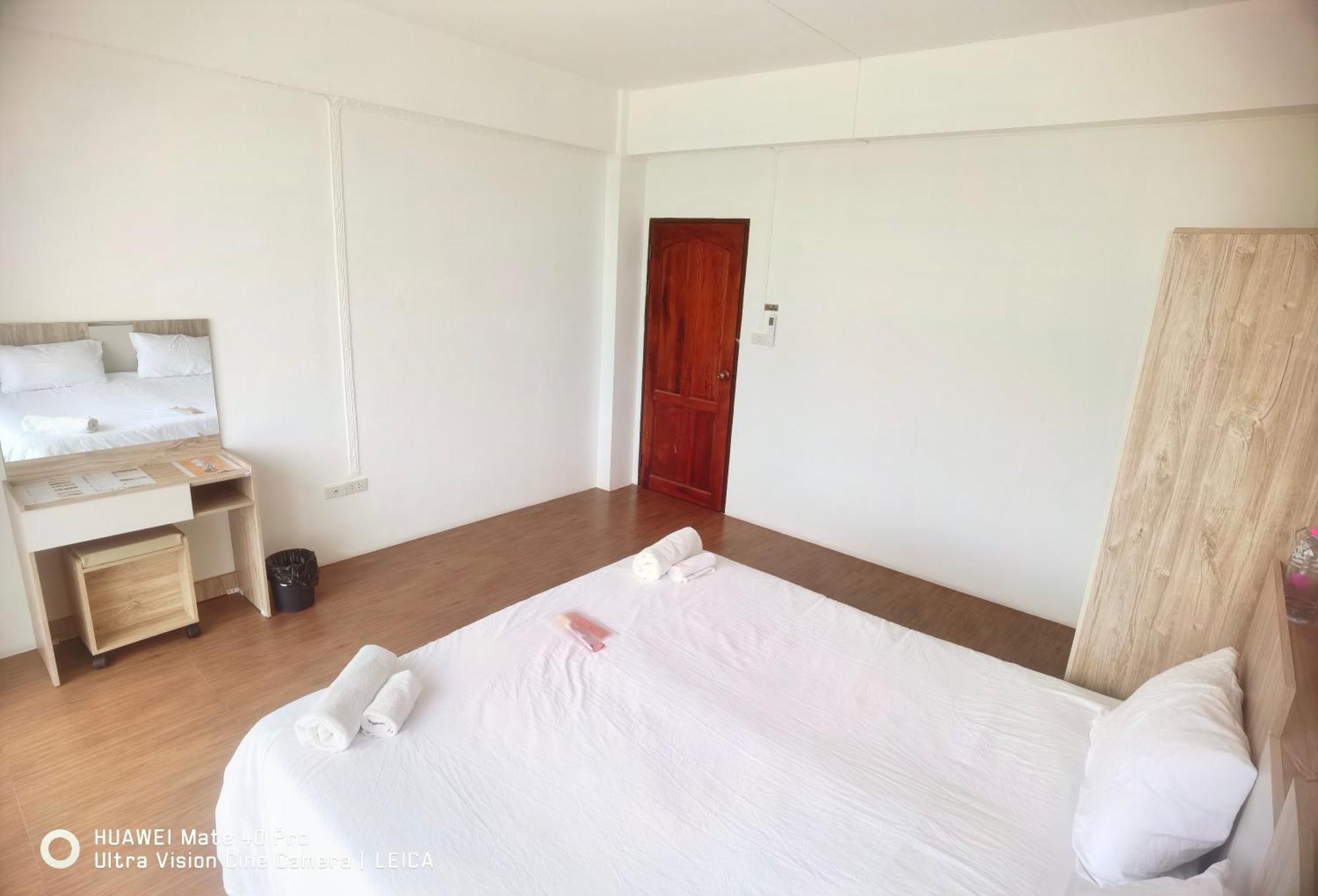 115 Townhouse Hotell Ban Khlong Krang Exteriör bild