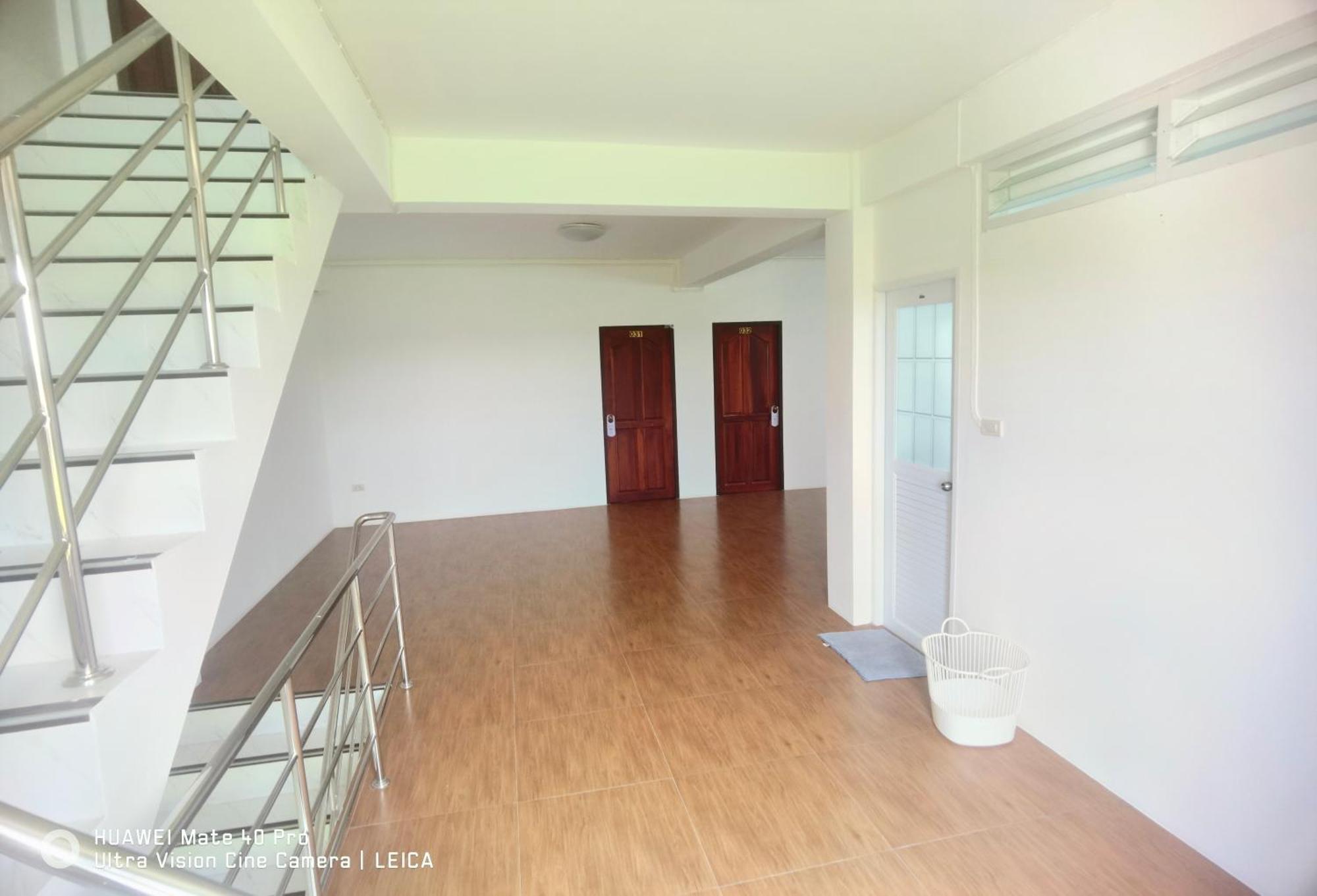 115 Townhouse Hotell Ban Khlong Krang Exteriör bild