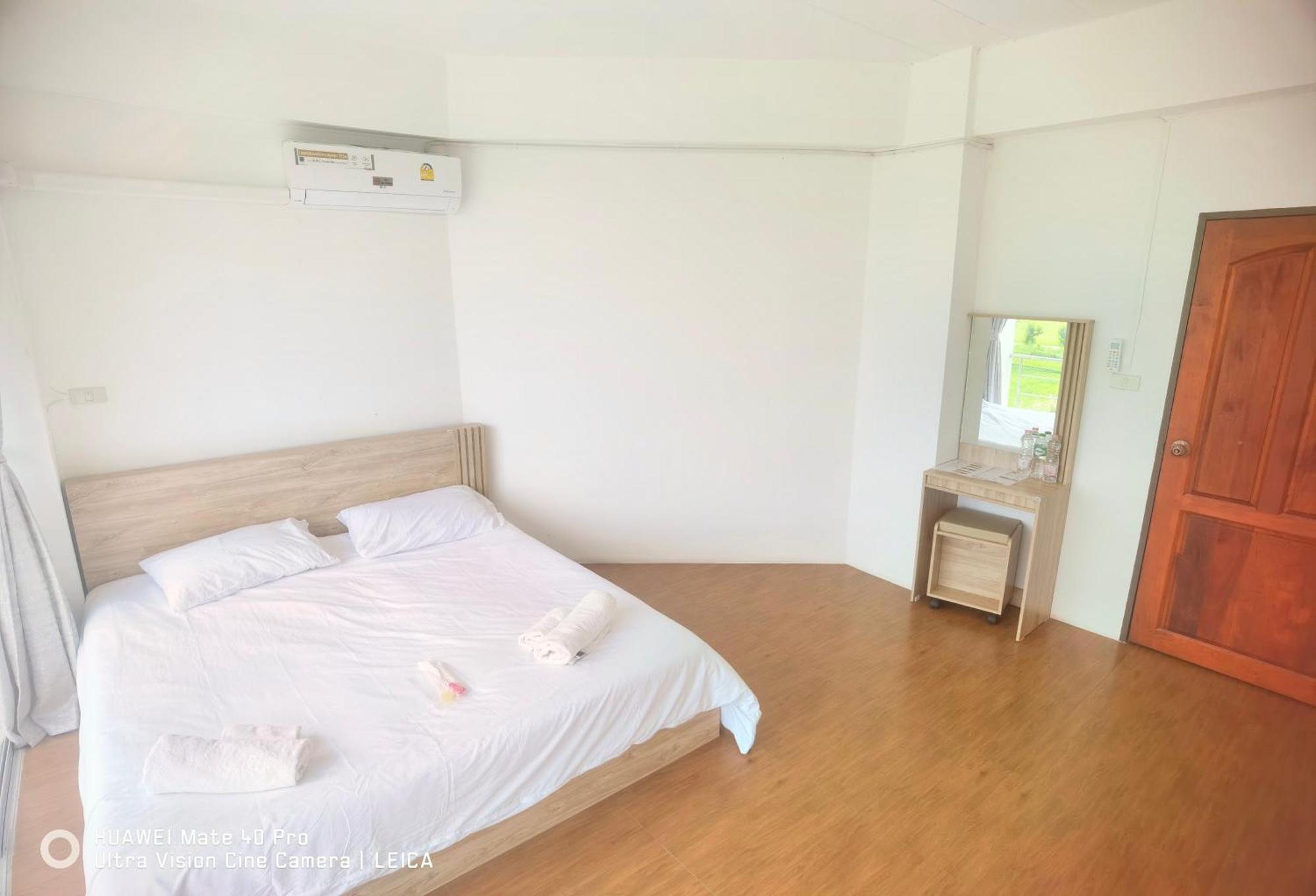 115 Townhouse Hotell Ban Khlong Krang Exteriör bild