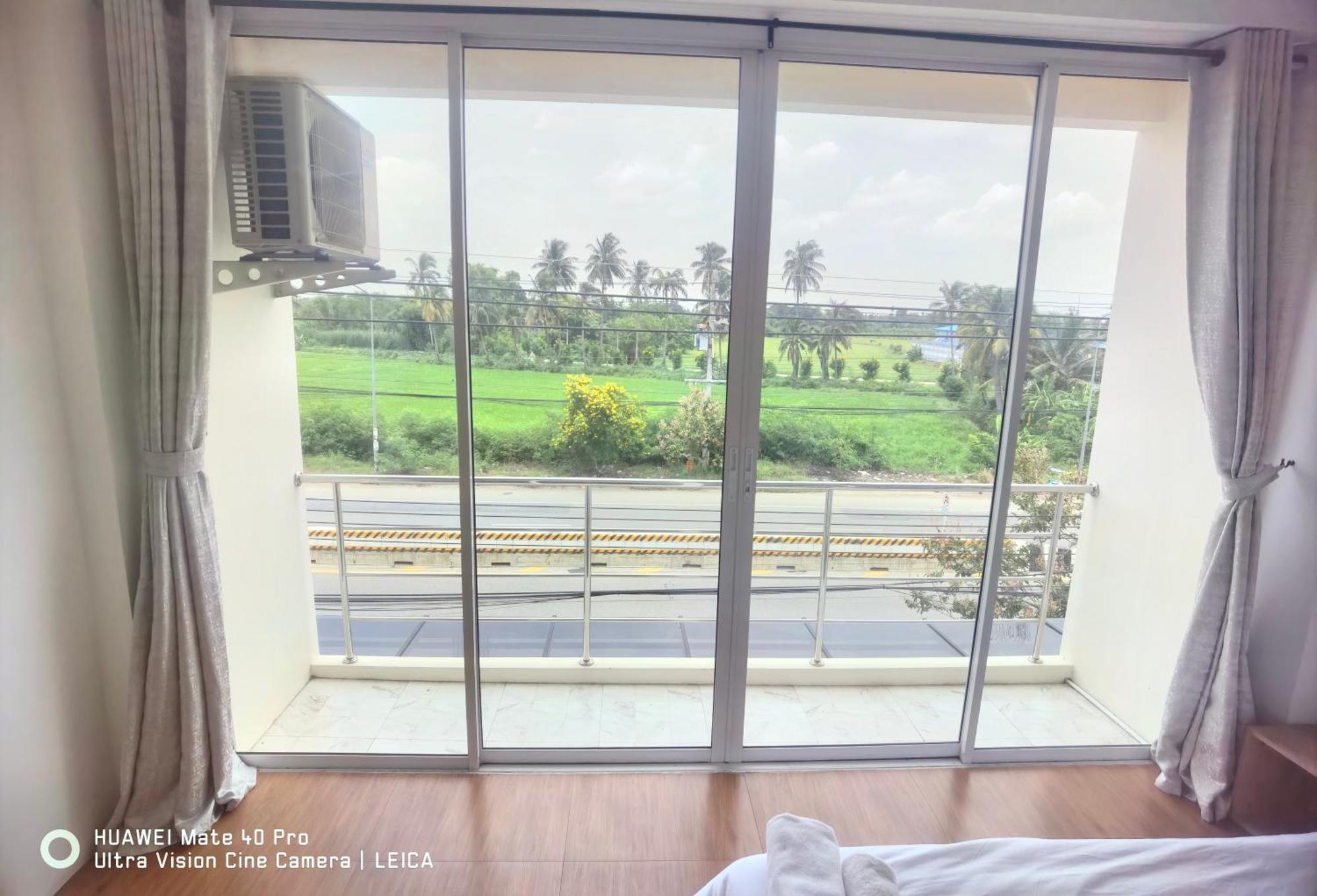 115 Townhouse Hotell Ban Khlong Krang Exteriör bild